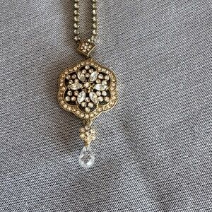 Vintage Carolee rhinestone and crystal necklace.